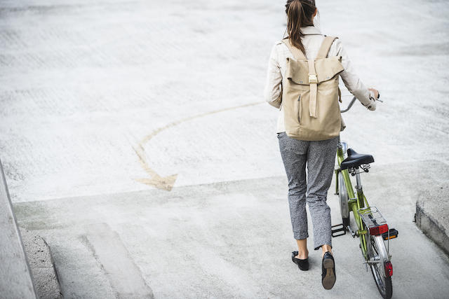 Woman_with_bike